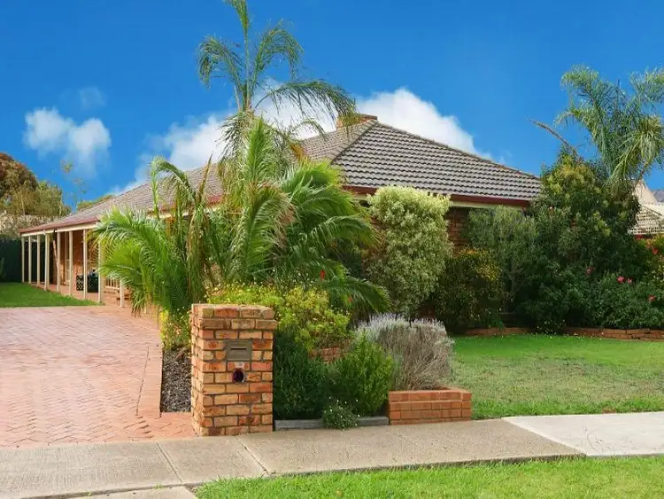 Second view of Homely house listing, 2 Rainbow Court, Taylors Lakes VIC 3038