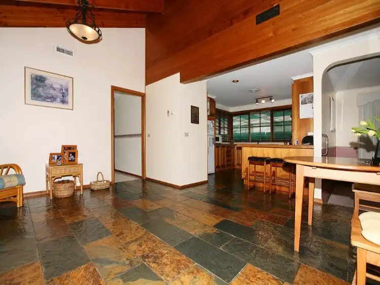 Fifth view of Homely house listing, 2 Rainbow Court, Taylors Lakes VIC 3038