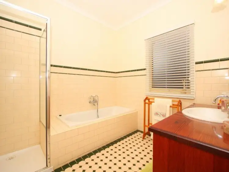 Seventh view of Homely house listing, 6 Wetherby Court, Hillside VIC 3037