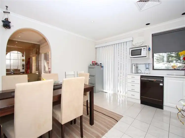 Seventh view of Homely house listing, 8 Narong Place, Keilor Downs VIC 3038
