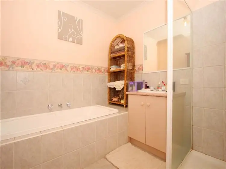 Sixth view of Homely apartment listing, 4/4-6 Joseph Drive, Hillside VIC 3037
