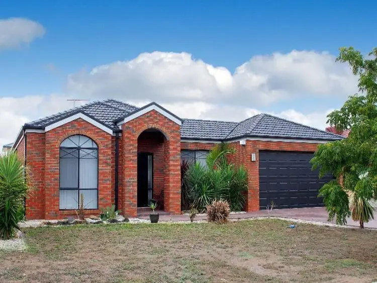 8 Georges Court, Taylors Hill VIC 3037