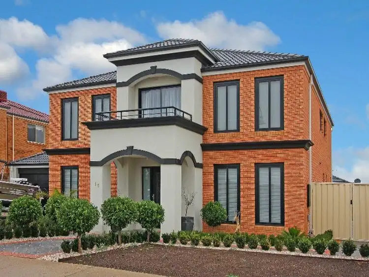 15 Woollahara Parade, Taylors Hill VIC 3037
