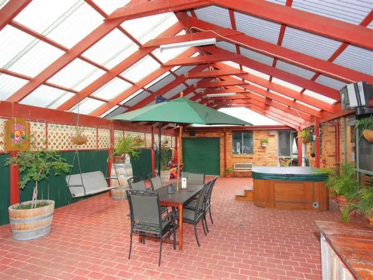 Fifth view of Homely house listing, 8 Toolim Walk, Sydenham VIC 3037