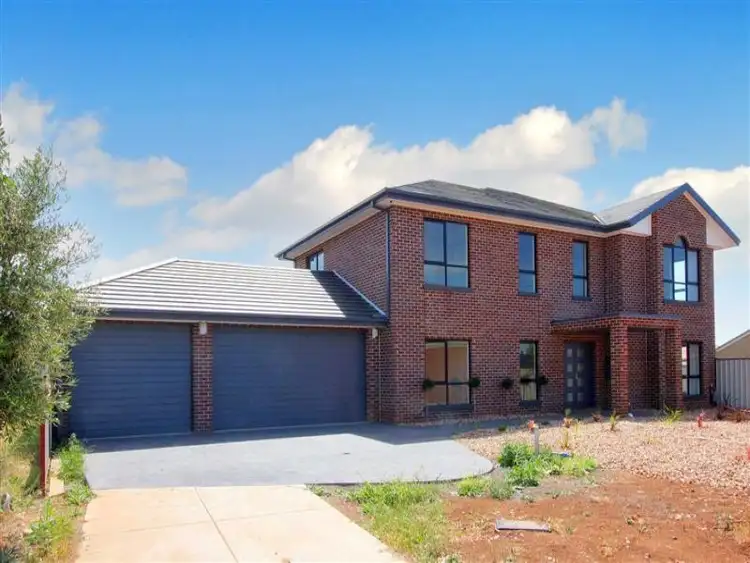 5 MacDonald Place, Taylors Hill VIC 3037