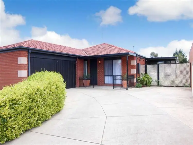 7 Stationmaster Close, Sydenham VIC 3037