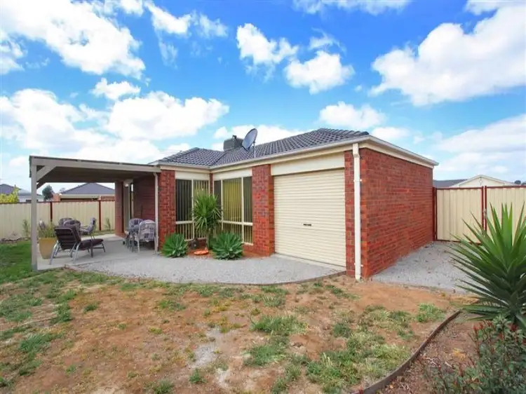 2 Sunrise Drive, Hillside VIC 3037