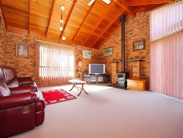 Fifth view of Homely house listing, 7 Kerang Court, Taylors Lakes VIC 3038