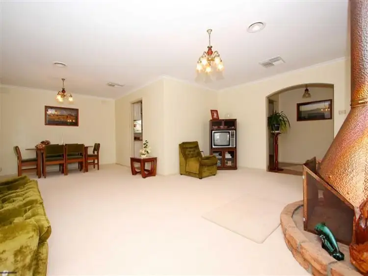 Fifth view of Homely house listing, 7 Mungana Court, Taylors Lakes VIC 3038