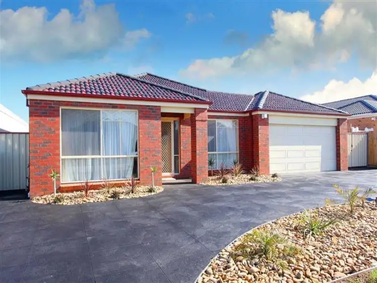 2 Manly Court, Taylors Hill VIC 3037