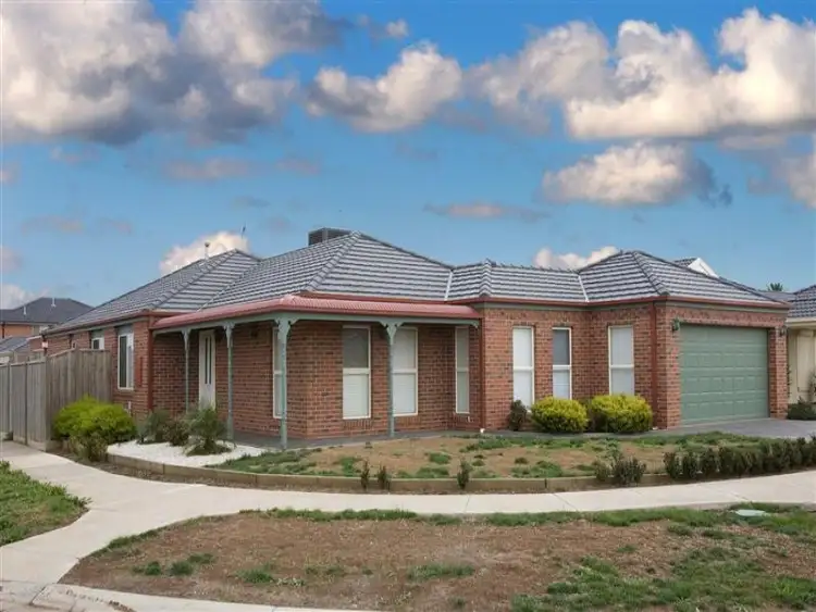 17 St Kilda Parade, Taylors Hill VIC 3037