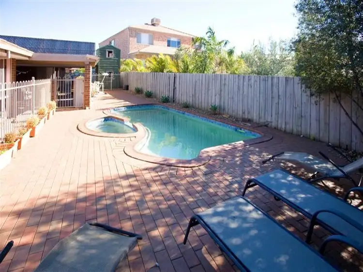15 Halstead Court, Hillside VIC 3037