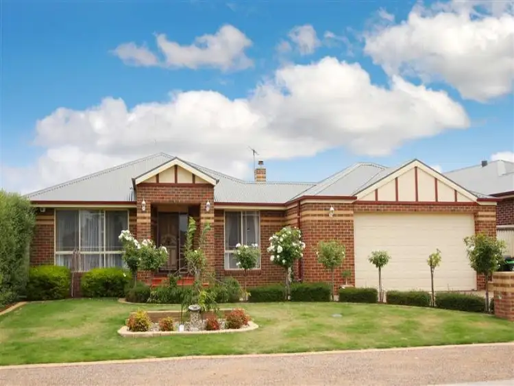 7 Yiota Place, Sydenham VIC 3037