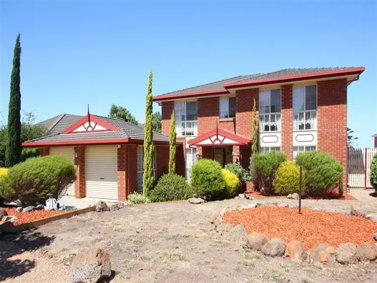 27 Longhurst Crescent, Hillside VIC 3037