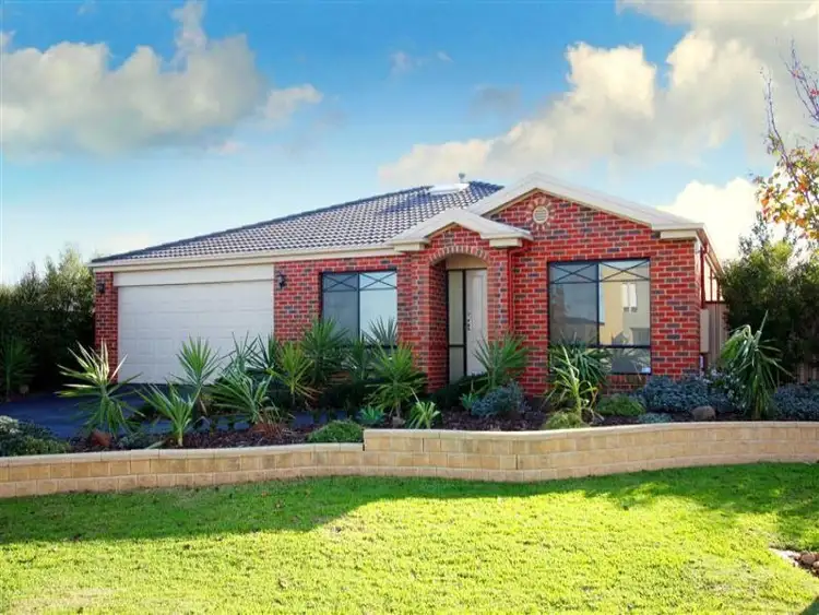 4 Parkville Terrace, Taylors Hill VIC 3037