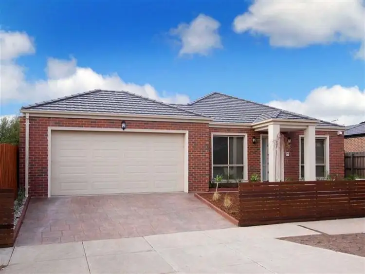 8 Exhibition Parade, Taylors Hill VIC 3037