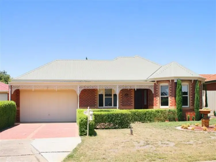 101 Australia Drive, Taylors Lakes VIC 3038