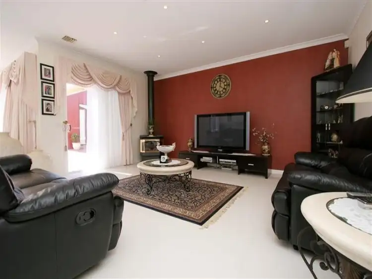 Sixth view of Homely house listing, 5 Mackenzie Close, Taylors Lakes VIC 3038