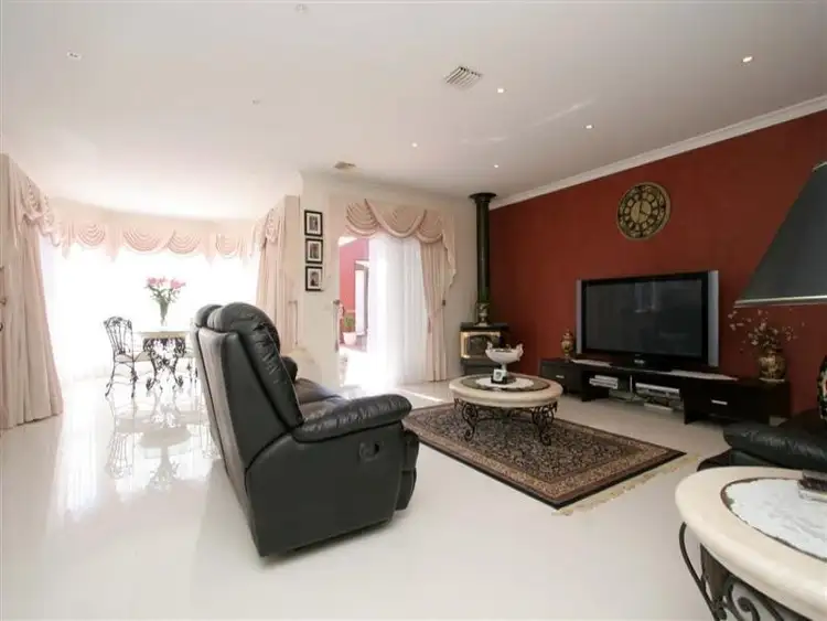 Seventh view of Homely house listing, 5 Mackenzie Close, Taylors Lakes VIC 3038