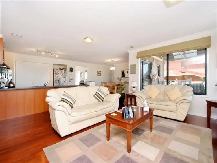 Fourth view of Homely house listing, 6 James Court, Hillside VIC 3037