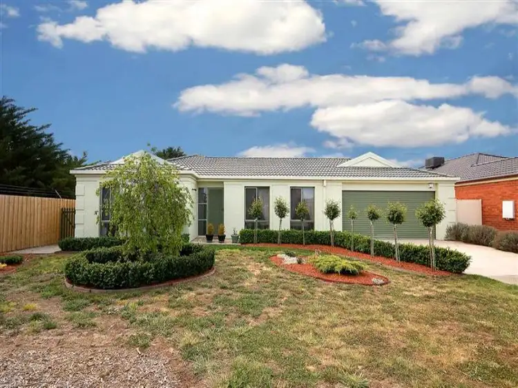 6 Hardware Ln, Taylors Hill VIC 3037