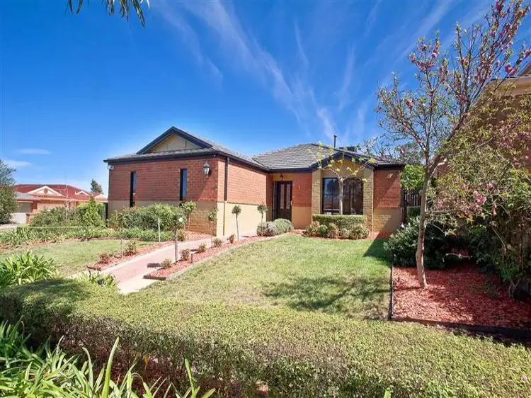 1 Luscander Crt, Hillside VIC 3037