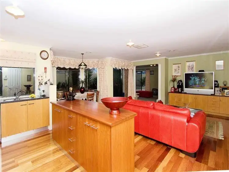 Second view of Homely house listing, 32 Wellington Drive, Hillside VIC 3037