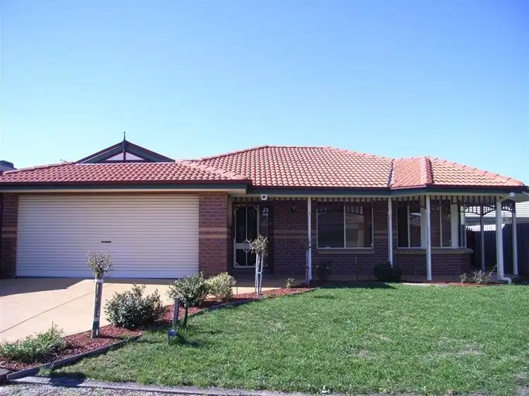 6 Cassinia Close, Delahey VIC 3037