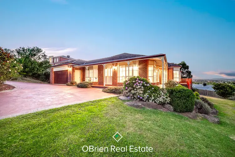 8 Jack Robbie Court, Narre Warren North VIC 3804