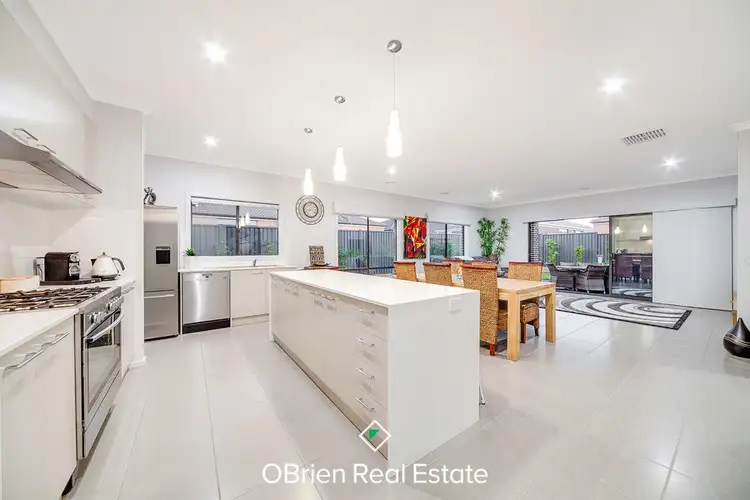 Fifth view of Homely house listing, 29 Genevieve Circuit, Cranbourne East VIC 3977