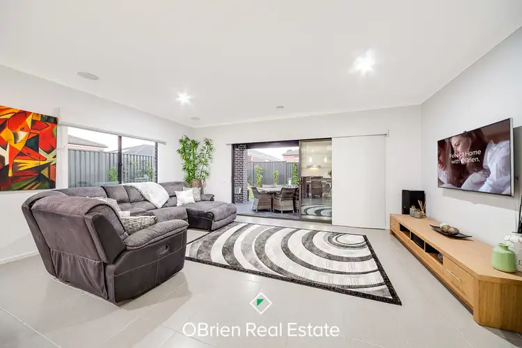 Sixth view of Homely house listing, 29 Genevieve Circuit, Cranbourne East VIC 3977