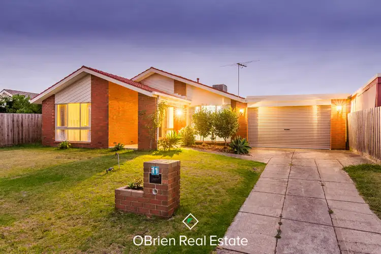 11 Rebecca Court, Cranbourne North VIC 3977