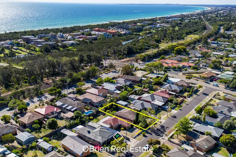 27 Bognor Avenue, Seaford VIC 3198