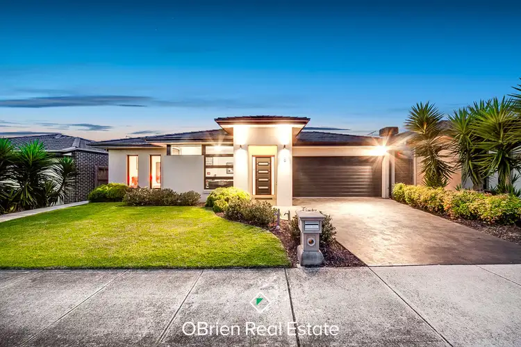 8 White Gum Way, Cranbourne North VIC 3977