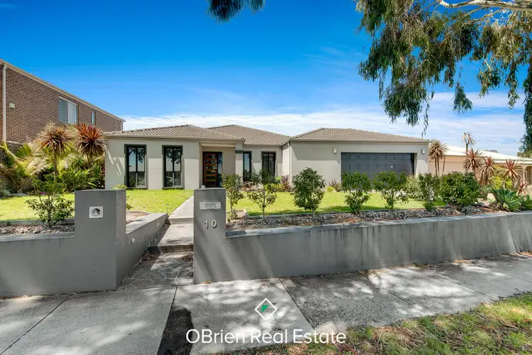 10 Riviera Drive, Berwick VIC 3806