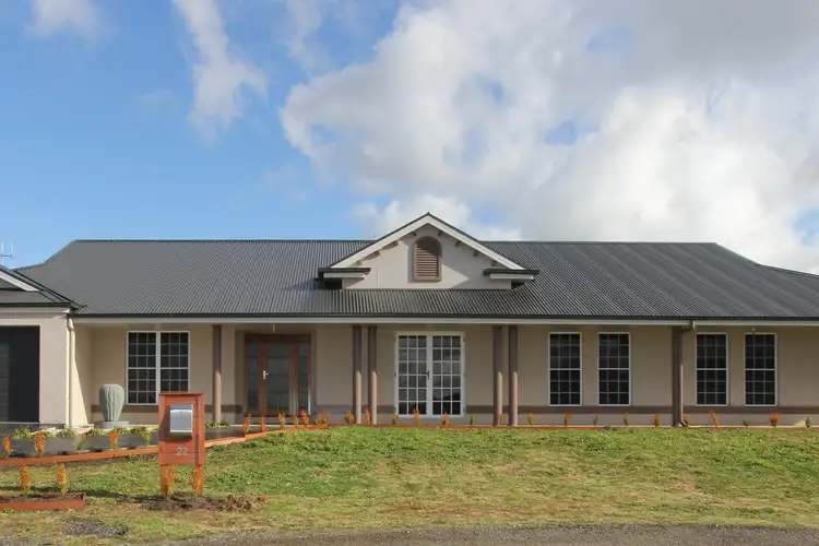22 Racecourse Drive, Goulburn NSW 2580
