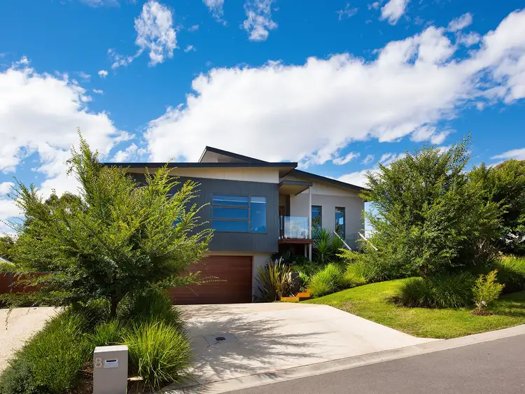 Second view of Homely house listing, 8 Cochrane Court, Castlemaine VIC 3450
