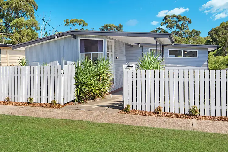 8 Acacia Ave, Waratah West NSW 2298