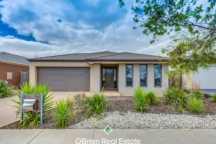 16 Bandon Road, Melton South VIC 3338