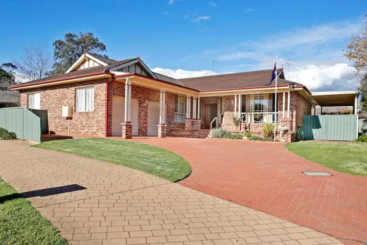 17 West Place, Camden South NSW 2570