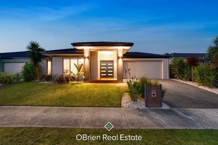 24 Crestway Drive, Cranbourne North VIC 3977