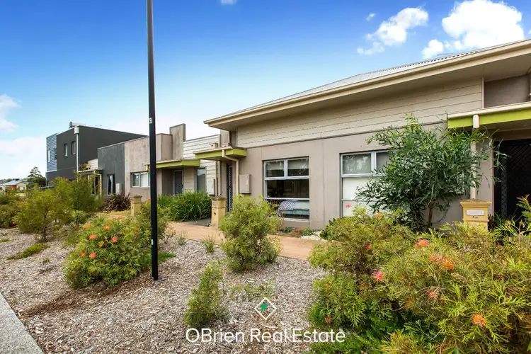 8 Acorn Lane, Pakenham VIC 3810