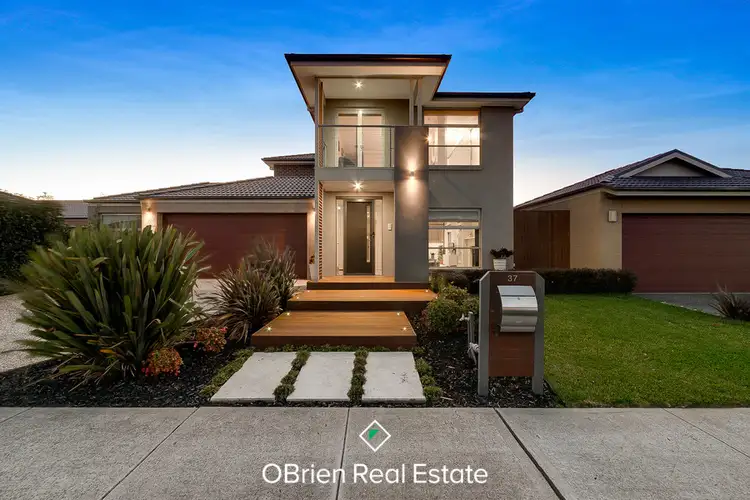 37 Pasadena Boulevard, Clyde VIC 3978