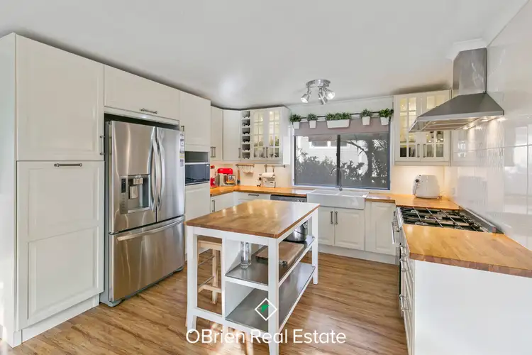 Second view of Homely house listing, 33 Robin Drive, Carrum Downs VIC 3201