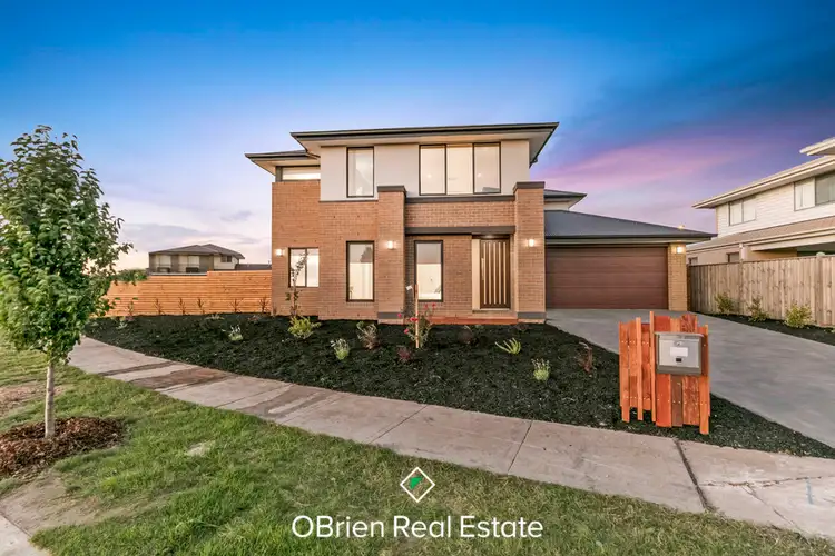 27 Campaspe Street, Clyde North VIC 3978