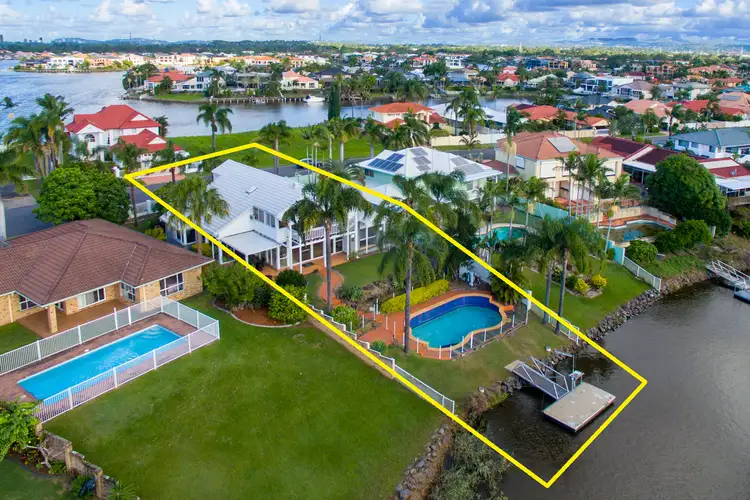 27 Martinique Way, Clear Island Waters QLD 4226
