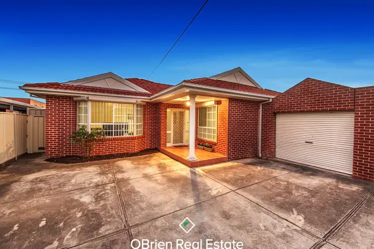2/59 Perrett Avenue, St Albans VIC 3021