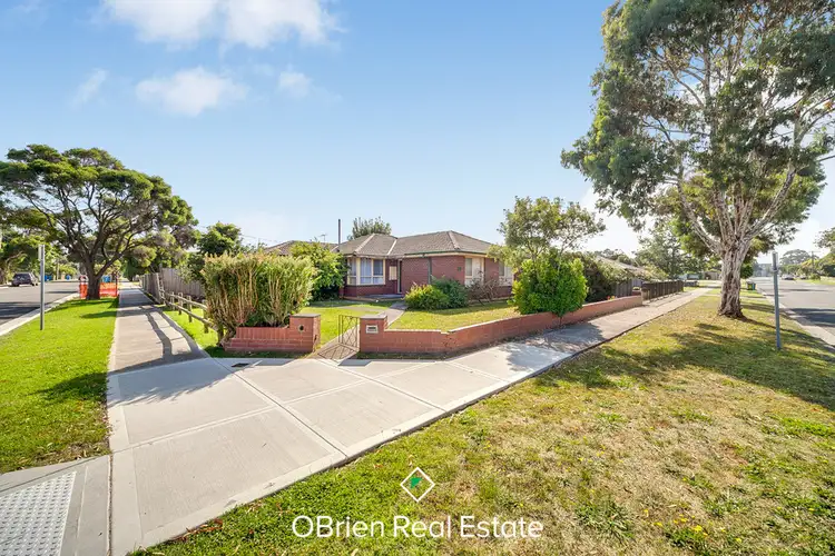 Fifth view of Homely house listing, 33 Cranbourne Drive, Cranbourne VIC 3977