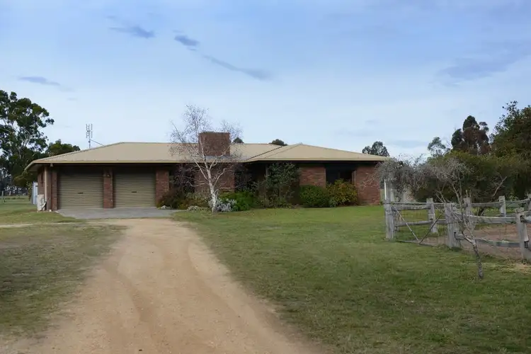 76 Hazeldene Crescent, Nicholson VIC 3882
