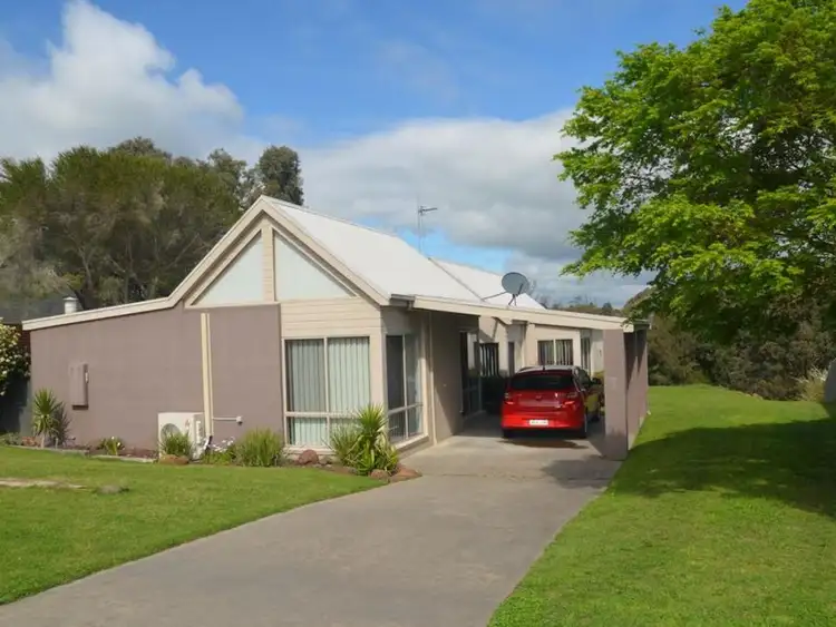 23 HARNHAM Drive, Bairnsdale VIC 3875